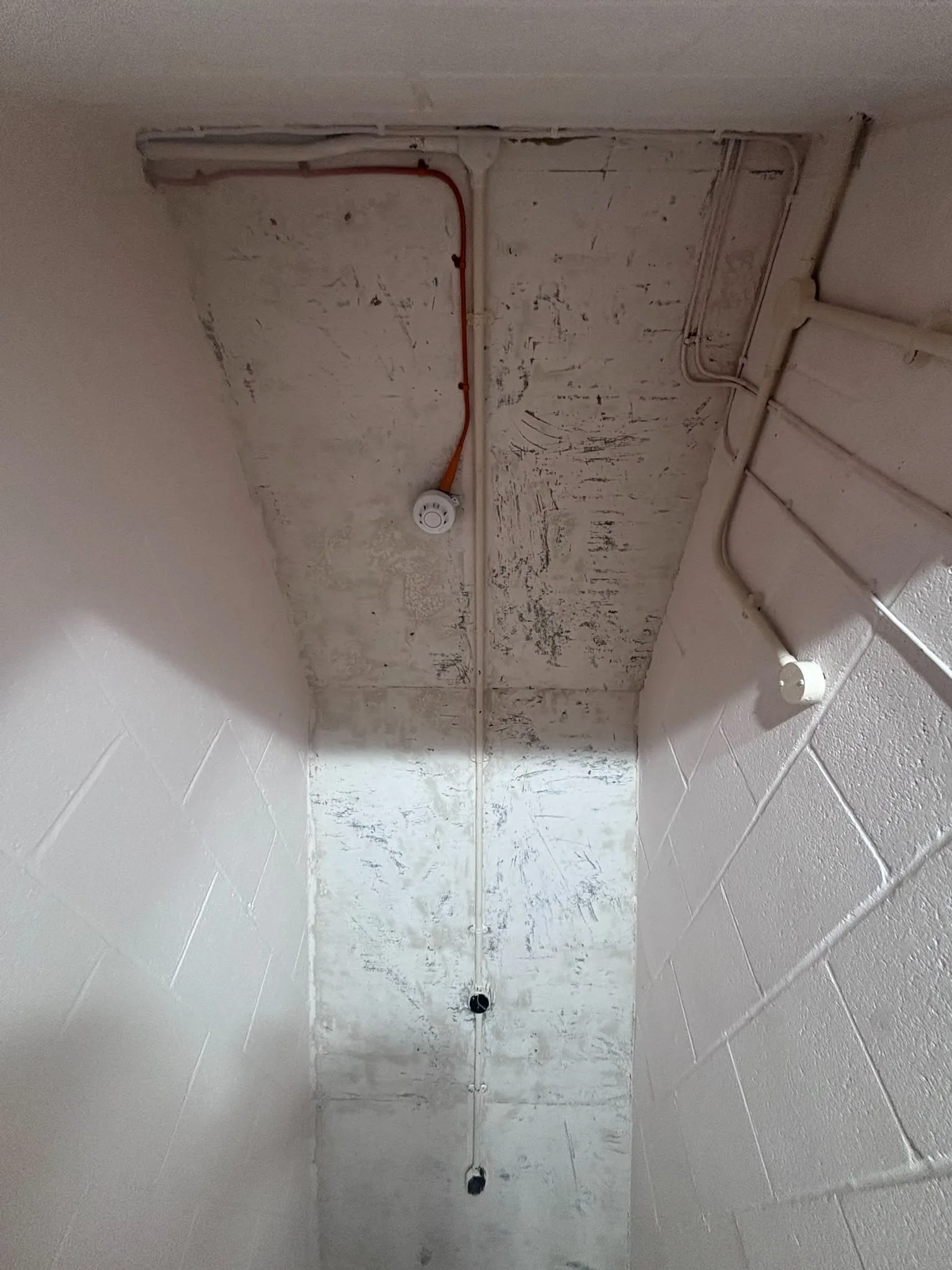 Licensed asbestos gasket removal in a St John's Wood commercial property